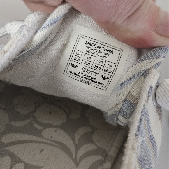 Roxy Blue And White Striped Sneakers! - Picture 3 of 5